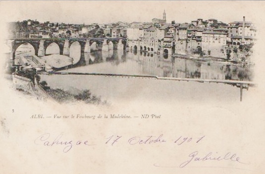 carte postale d'Albi, le Tarn et le quartier de la Madeleine, vers 1900